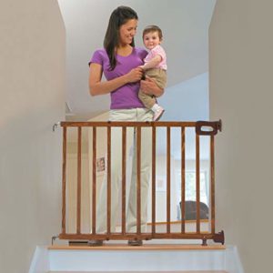 Summer Infant Stairway Wood Baby Gate